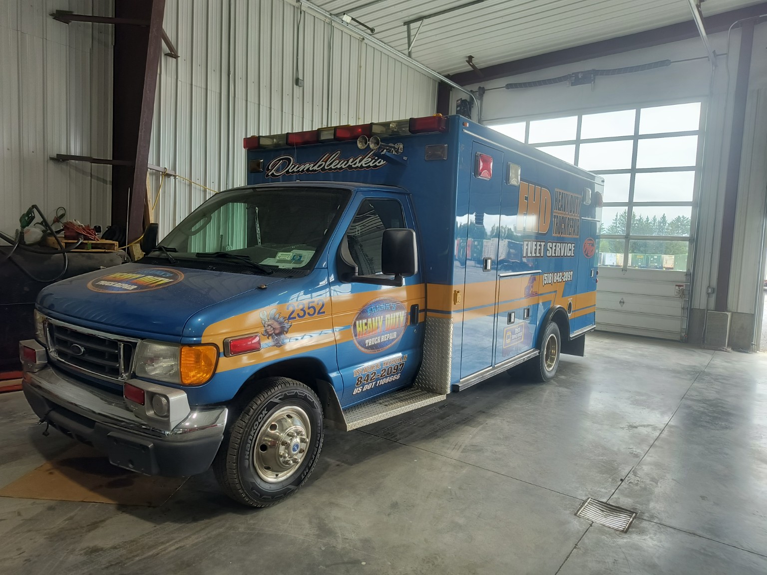 Frank's Heavy Duty road service truck