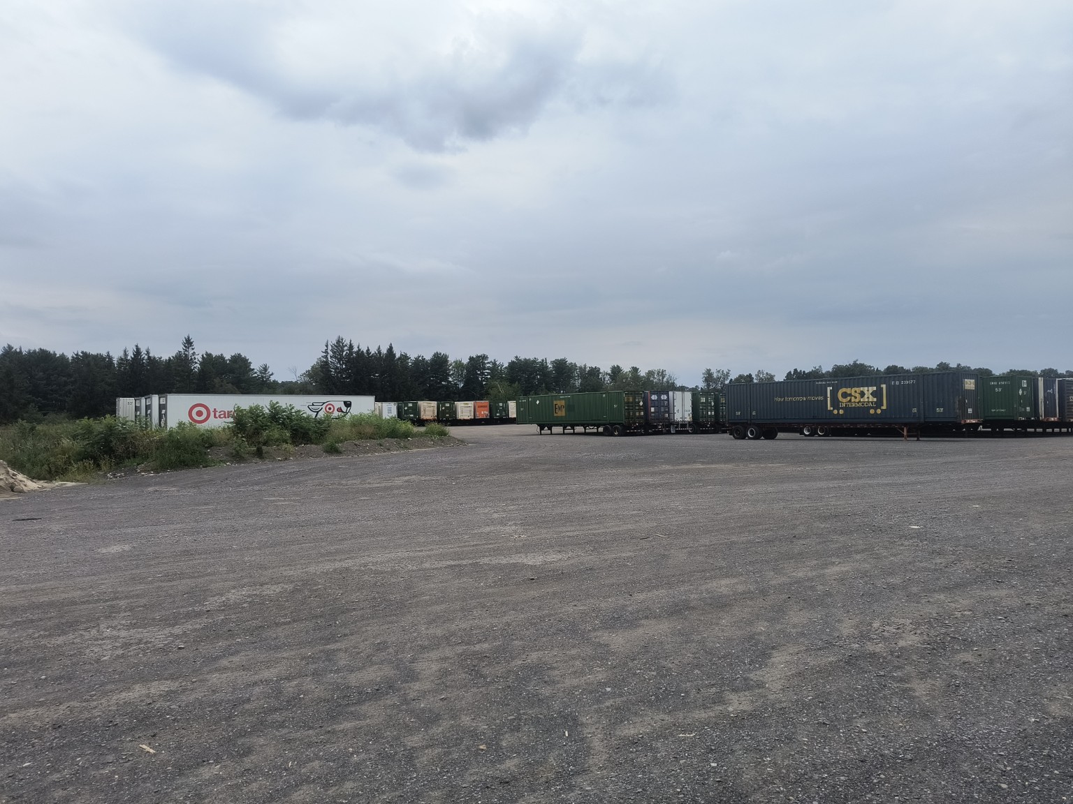 Commercial trailer yard at Frank's Heavy Duty