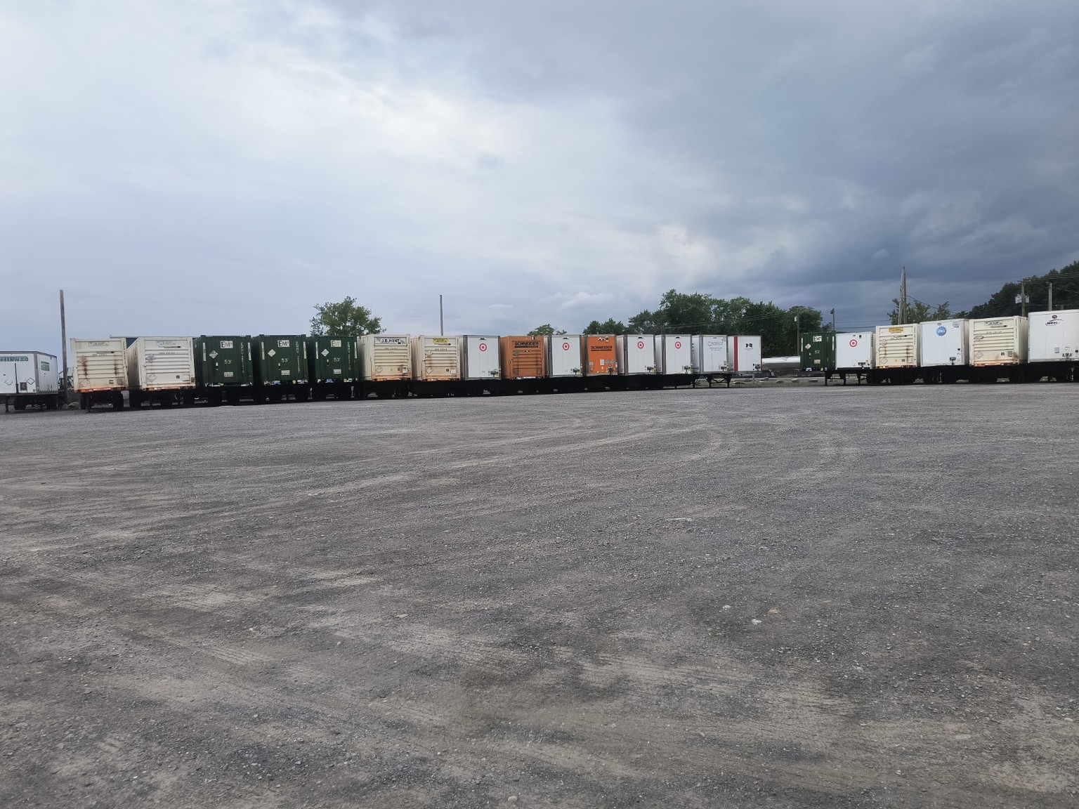 Truck and trailer parking at the 5S location